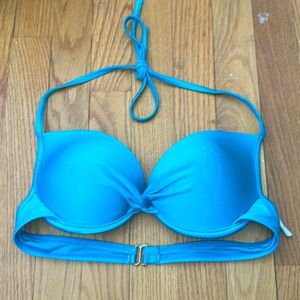 Adorable blue twisted bikini top